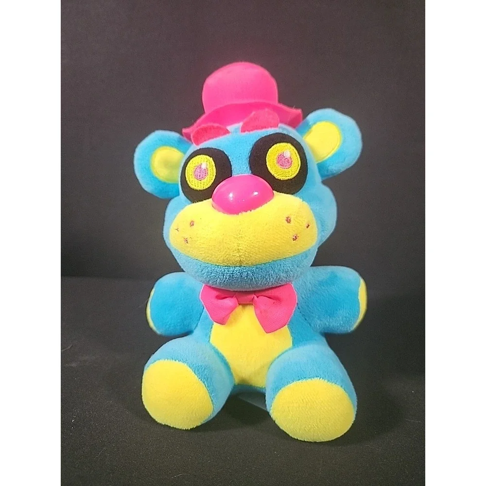 Funko Five Nights at Freddys Blacklight Freddy Neon Blue 8